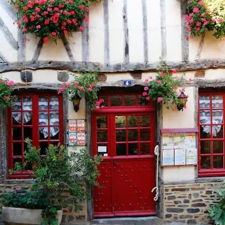 Le Studio Dolois Dol-de-Bretagne Exteriör bild